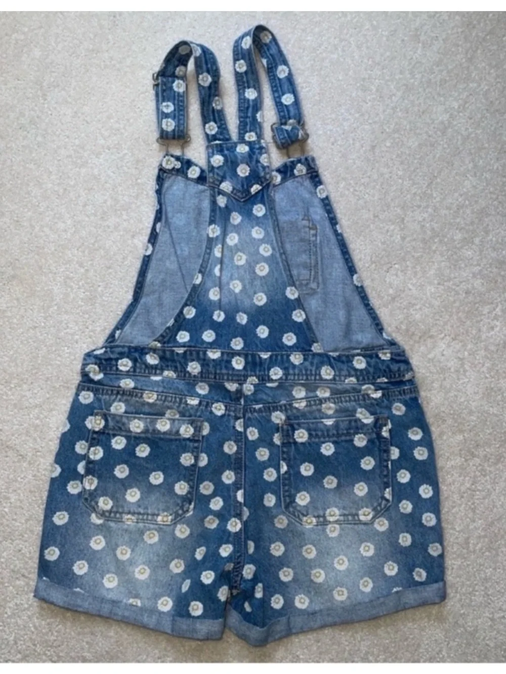 Lei shortalls with flowers